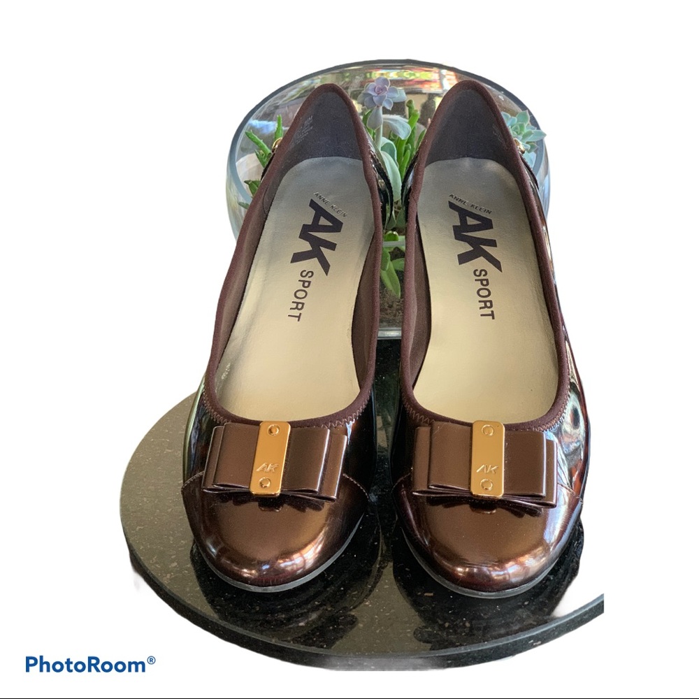 ANNE KLEIN SPORT BROWN FLATS